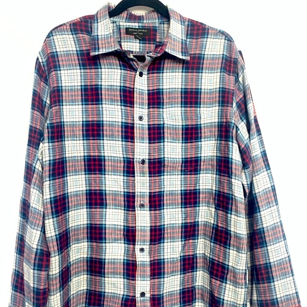 Banana Republic mens standard fit long sleeve shirt size large
